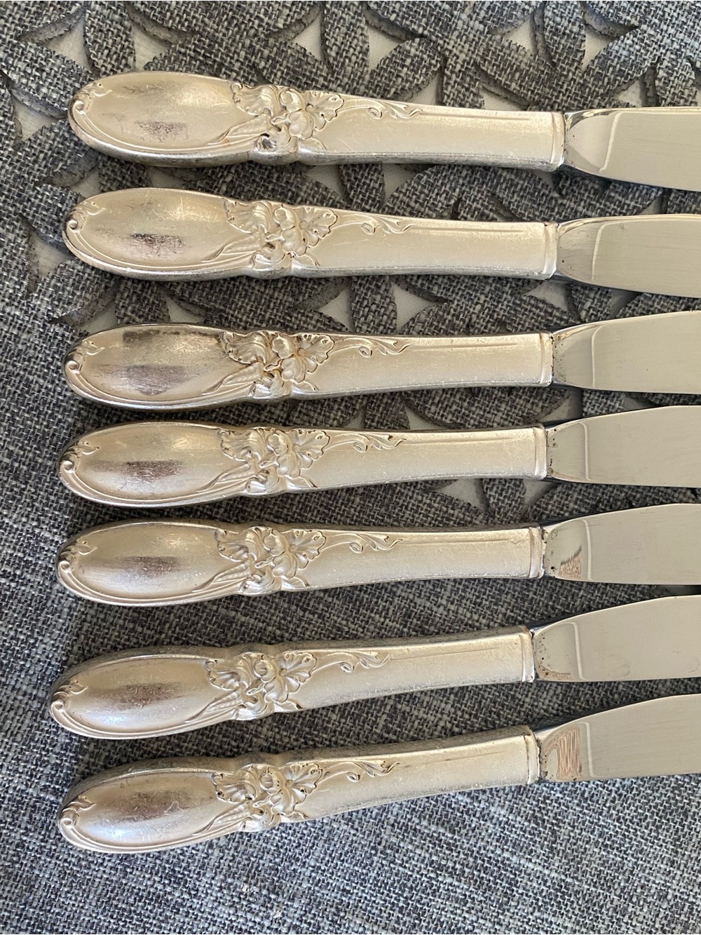 Oneida Coommunity Vintage-Style Silver Flatware Set with Floral Handles - Silver - Picture 8 of 16